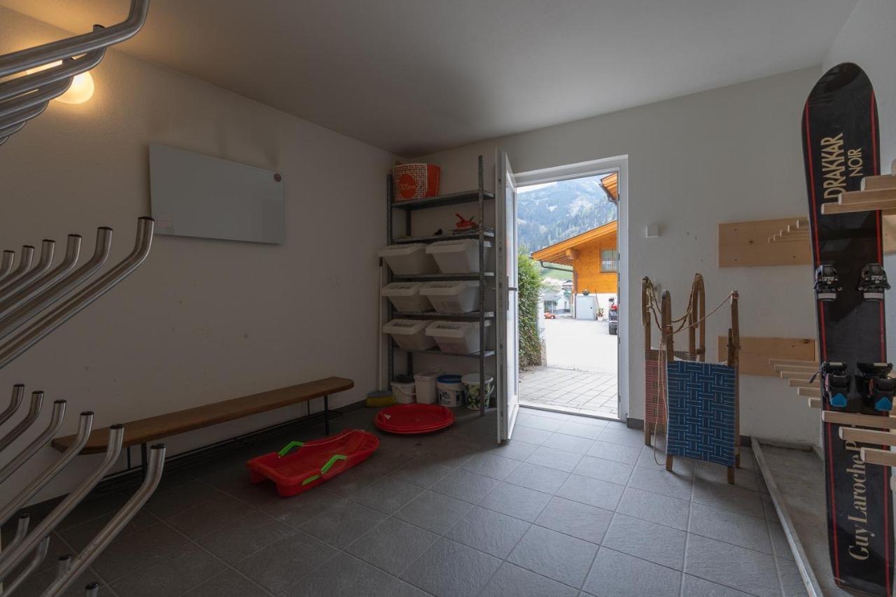 Haus Almkreek Apartment Kaprun Exterior photo
